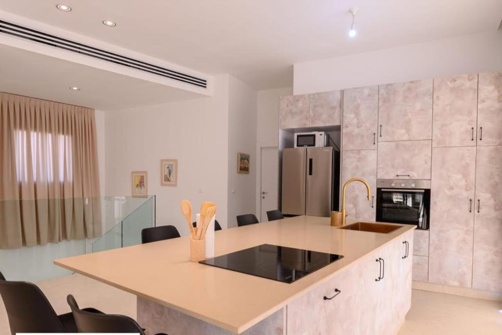 אילת Top-Class Luxury Villa Bsamim With Full Sea View Heated Pool !!!! מראה חיצוני תמונה
